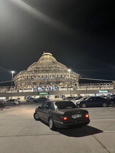 Mercedes 200 E 1990, 250,000 km - 2.0 l - Bakı