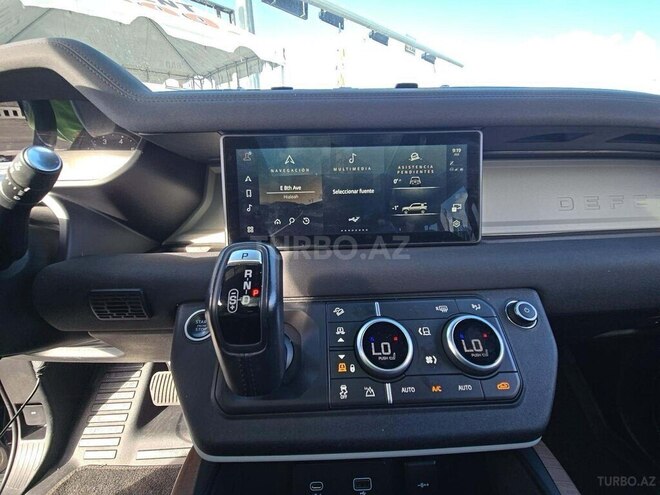 Land Rover Defender 2023, 73,811 km - 3.0 л - Bakı