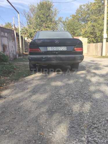 Mercedes 220 E 1993, 458,000 km - 2.2 l - İsmayıllı
