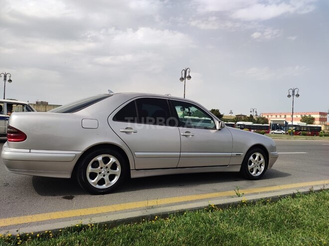 Mercedes E 220 2001, 650,000 km - 2.2 l - Bakı