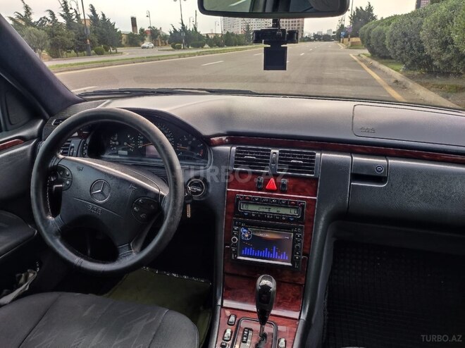 Mercedes E 220 2001, 650,000 km - 2.2 l - Bakı