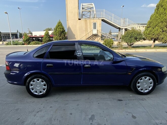Opel Vectra 1996, 278,000 km - 1.6 l - Sumqayıt