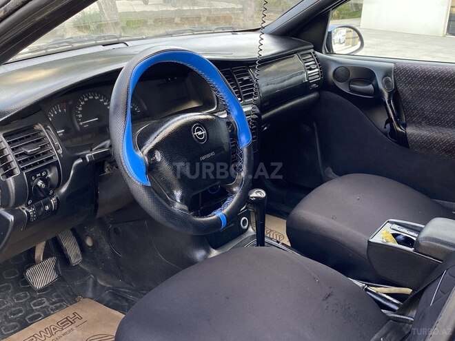 Opel Vectra 1996, 278,000 km - 1.6 l - Sumqayıt