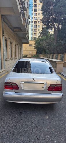 Mercedes E 220 2000, 410,000 km - 2.2 l - Bakı