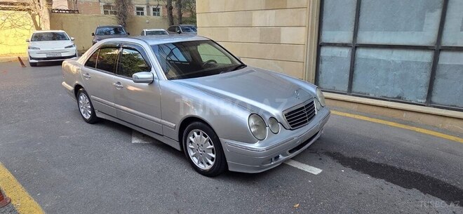 Mercedes E 220 2000, 410,000 km - 2.2 l - Bakı
