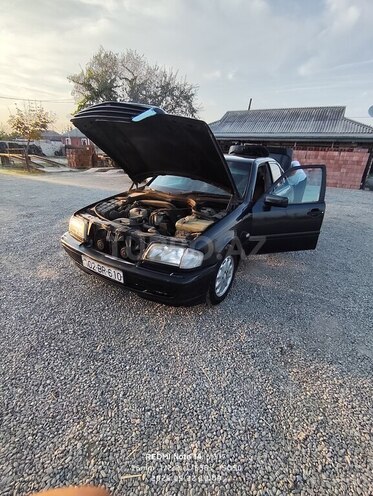 Mercedes C 200 1997, 585,458 km - 2.2 л - Sabirabad
