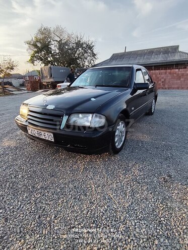 Mercedes C 200 1997, 585,458 km - 2.2 л - Sabirabad