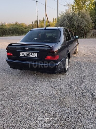 Mercedes C 200 1997, 585,458 km - 2.2 л - Sabirabad