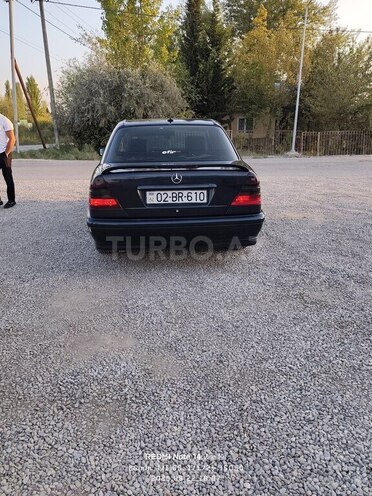 Mercedes C 200 1997, 585,458 km - 2.2 л - Sabirabad