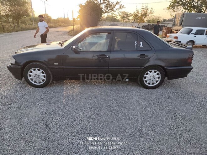 Mercedes C 200 1997, 585,458 km - 2.2 л - Sabirabad