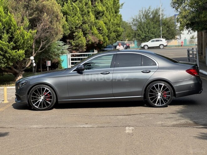 Mercedes E 220 d 2017, 216,261 km - 2.0 l - Qazax