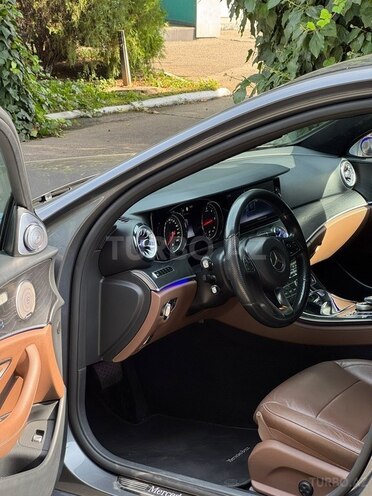Mercedes E 220 d 2017, 216,261 km - 2.0 l - Qazax