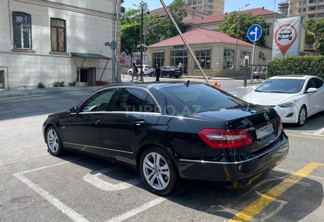 Mercedes E 220 2009, 294,000 km - 2.1 l - Bakı