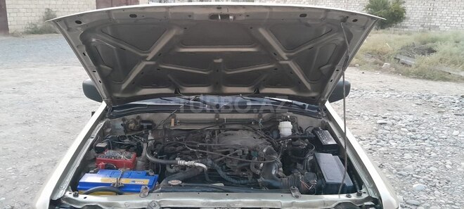 Nissan Pathfinder 1997, 330,000 km - 3.3 l - Beyləqan