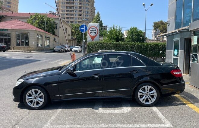 Mercedes E 220 2009, 294,000 km - 2.1 l - Bakı