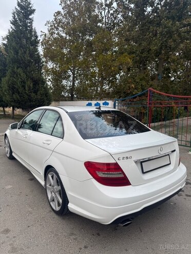 Mercedes C 250 2013, 252,000 km - 1.8 л - Bakı