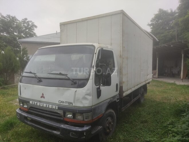Mitsubishi Canter 2003, 548,000 km - 2.5 l - Quba