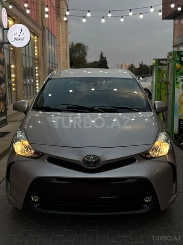 Toyota Prius V 2019, 140,000 km - 1.8 л - Sumqayıt