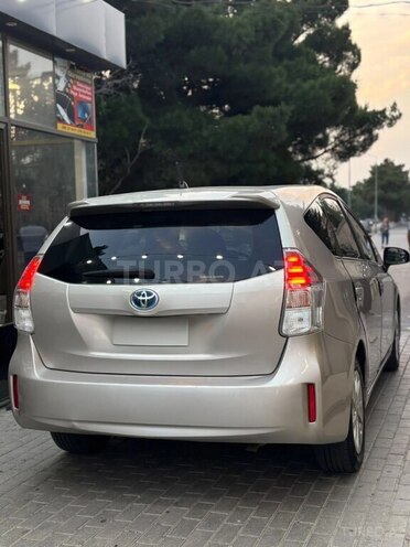 Toyota Prius V 2019, 140,000 km - 1.8 л - Sumqayıt