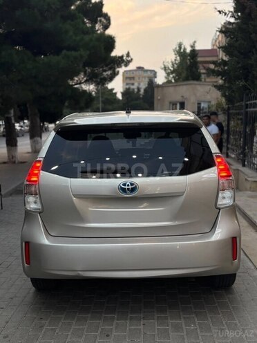 Toyota Prius V 2019, 140,000 km - 1.8 л - Sumqayıt