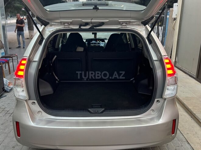Toyota Prius V 2019, 140,000 km - 1.8 л - Sumqayıt