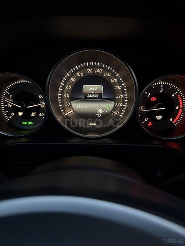 Mercedes E 220 2015, 233,300 km - 2.1 l - Bakı