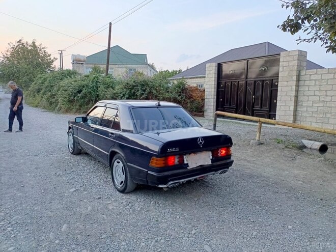Mercedes 190 1988, 390,000 km - 2.0 l - Bərdə