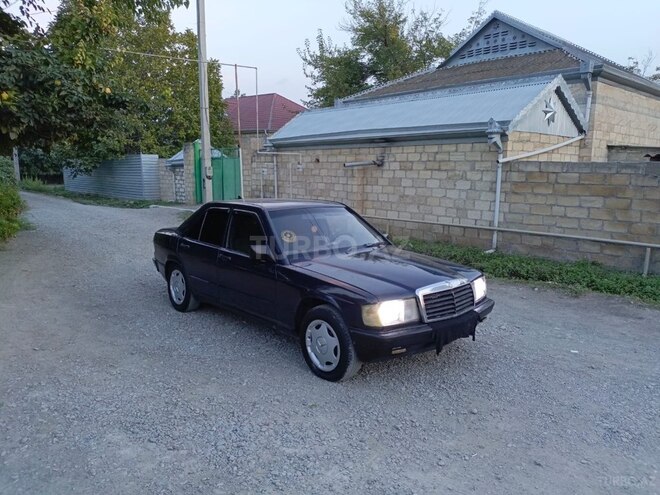 Mercedes 190 1988, 390,000 km - 2.0 l - Bərdə