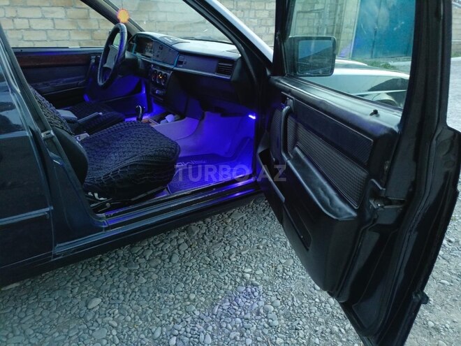 Mercedes 190 1988, 390,000 km - 2.0 l - Bərdə