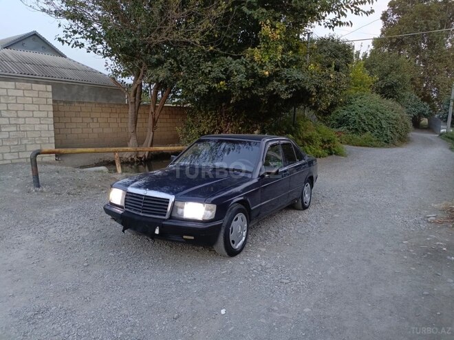 Mercedes 190 1988, 390,000 km - 2.0 l - Bərdə