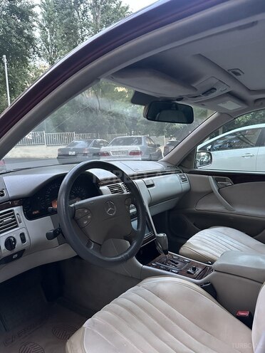 Mercedes E 320 1999, 422,000 km - 3.2 l - Bakı