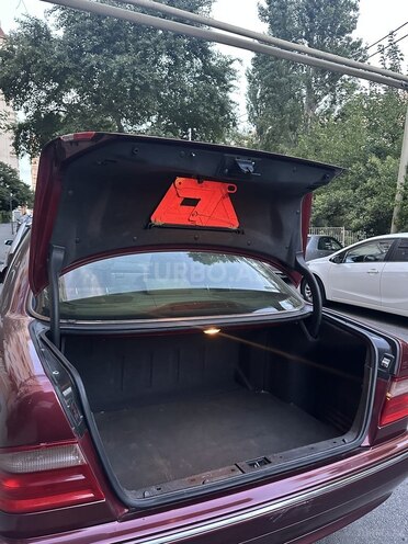 Mercedes E 320 1999, 422,000 km - 3.2 l - Bakı