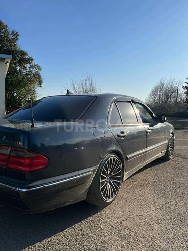 Mercedes E 200 1999, 453,000 km - 2.0 l - Masallı