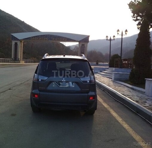 Mitsubishi Outlander 2011, 327,888 km - 2.4 л - Bakı