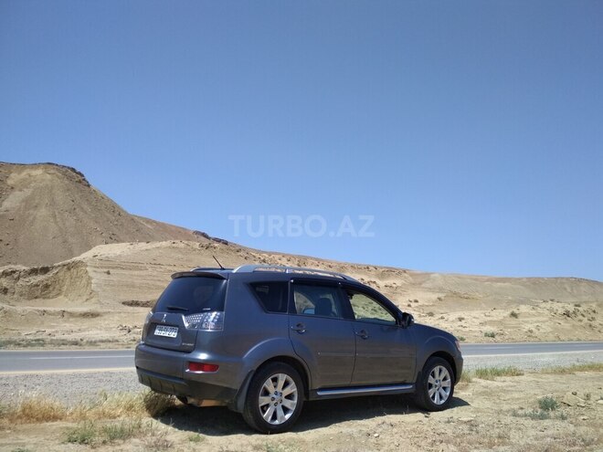 Mitsubishi Outlander 2011, 327,888 km - 2.4 л - Bakı