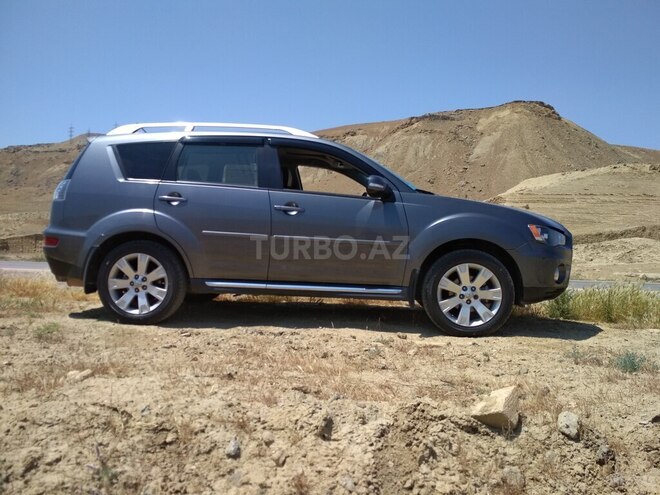 Mitsubishi Outlander 2011, 327,888 km - 2.4 л - Bakı