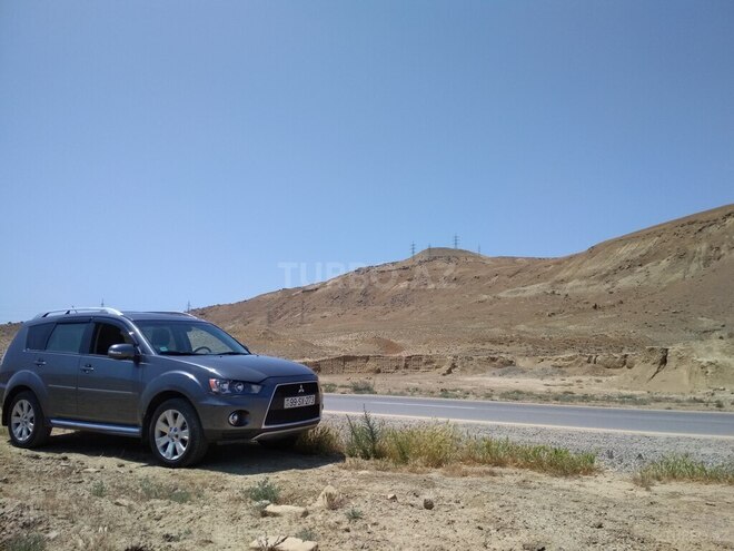Mitsubishi Outlander 2011, 327,888 km - 2.4 л - Bakı