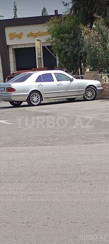 Mercedes E 200 1995, 326,000 km - 2.0 л - Astara