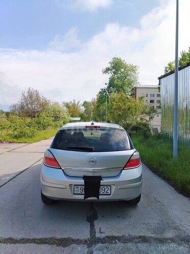 Opel Astra 2006, 452,772 km - 1.3 l - Qəbələ