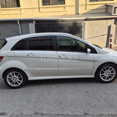 Mercedes B 180 2010, 128,200 km - 1.7 l - Bakı