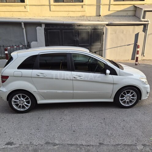 Mercedes B 180 2010, 128,200 km - 1.7 l - Bakı