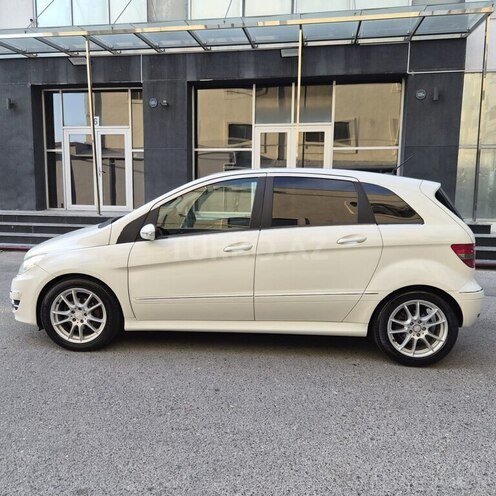 Mercedes B 180 2010, 128,200 km - 1.7 l - Bakı