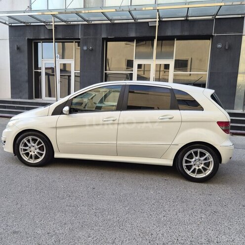 Mercedes B 180 2010, 128,200 km - 1.7 l - Bakı