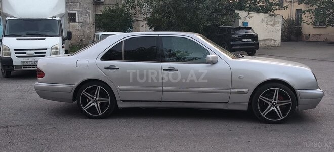 Mercedes E 220 1999, 465,328 km - 2.2 л - Bakı