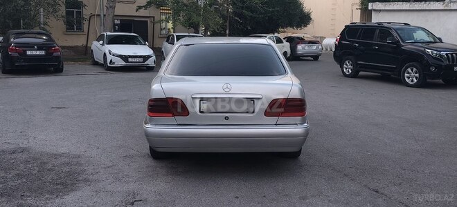 Mercedes E 220 1999, 465,328 km - 2.2 л - Bakı