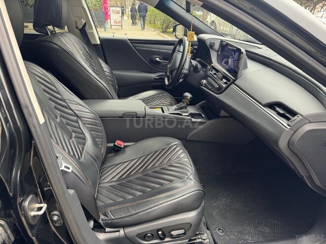 Lexus ES 300h 2024, 37,000 km - 2.5 l - Bakı