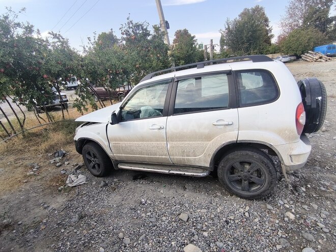 Chevrolet Niva 2015, 60,000 km - 1.7 л - Bakı