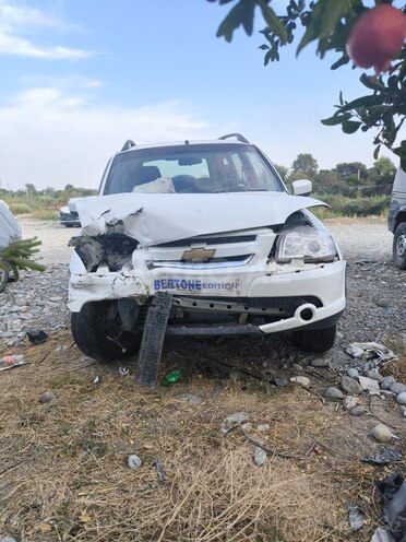 Chevrolet Niva 2015, 60,000 km - 1.7 л - Bakı