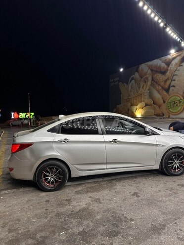 Hyundai Accent 2015, 300,000 km - 1.6 l - Sumqayıt