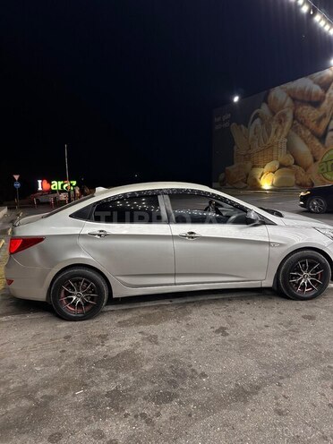 Hyundai Accent 2015, 300,000 km - 1.6 l - Sumqayıt